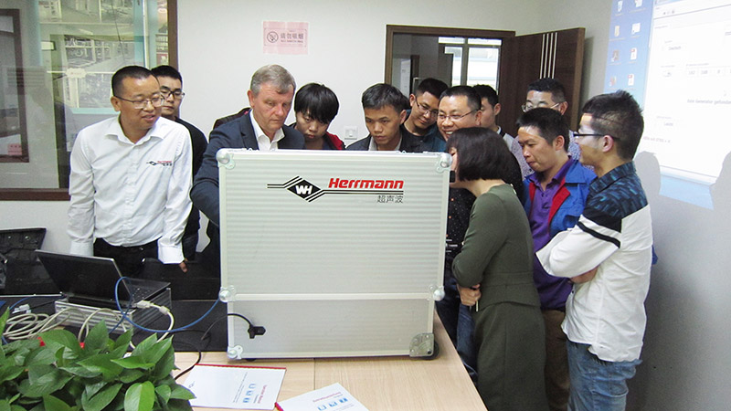 1553046663852040.jpg 170329-德國Herrmann公司技術(shù)指導(dǎo).jpg